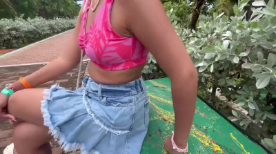 Follando con la novia en el parque público