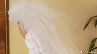 Lexi Swallow The CumSpattered Bride
