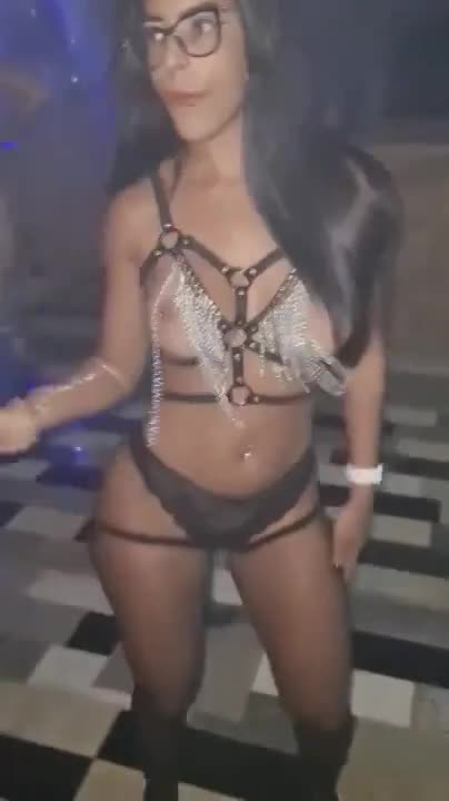 Follando después de la fiesta - ePornhubs