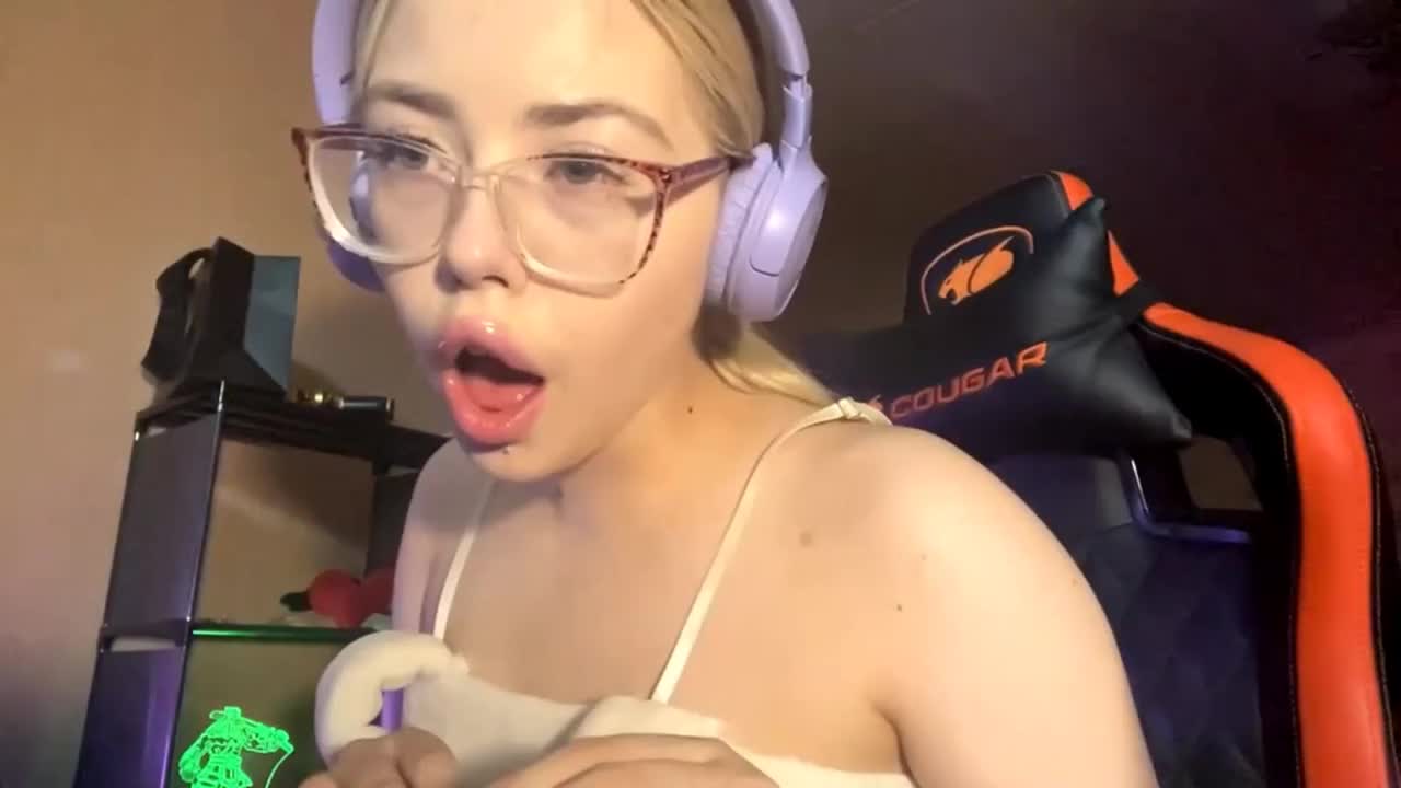 neon_doll 2025-07-21 07h31m08s - ePornhubs