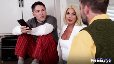 FreeUseMilf Addyson James Fake News Freeuse