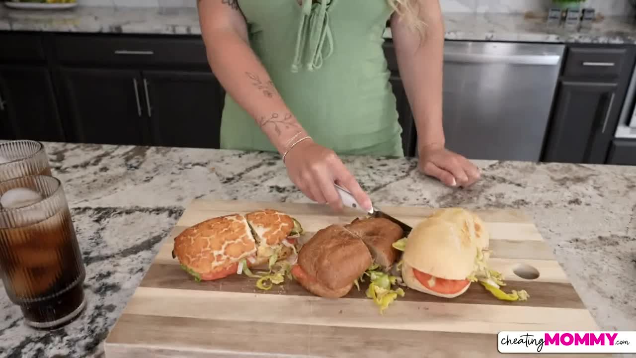Stepmom your are my lunch today - ePornhubs
