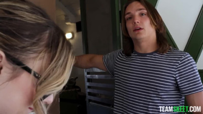 Aria Banks - “I’ve Never Fucked a Stranger Before…” Bubble Butts & Swan Boats!