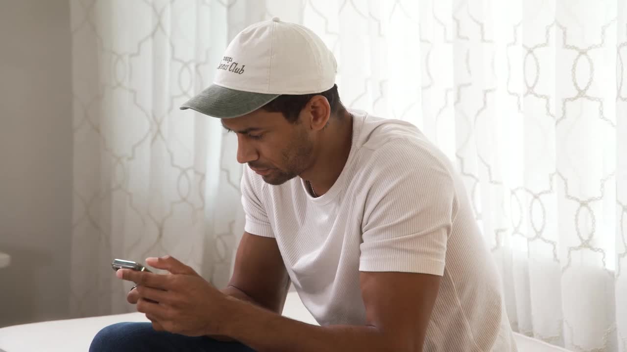 Taylor Vixxen - Something funny is going on inside my mind - ePornhubs