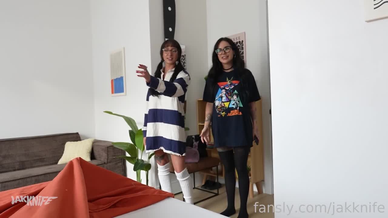 Threesome with GF and her Friend. - ePornhubs