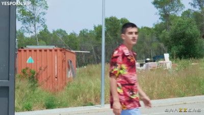 Sophie Reade Get Wet!