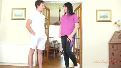 Kjirsten - Busty Mature MILF Kjirsten's New Personal Trainer Really Gives Her A Worko