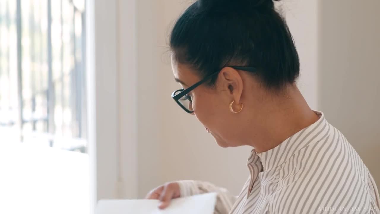 Teacher Helping Hand - ePornhubs