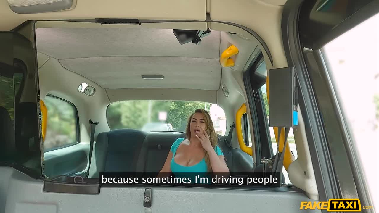 Busty Colombian Milf Free Taxi Ride - ePornhubs