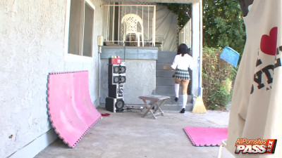 Teen Babe Gabriella Blowjobs