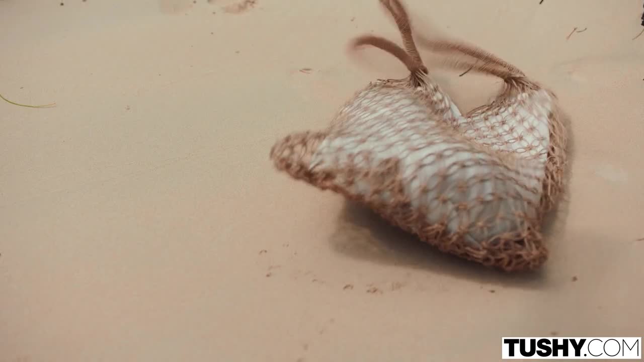 Beautiful Tourist Gets Her Beautiful Ass Filled - ePornhubs