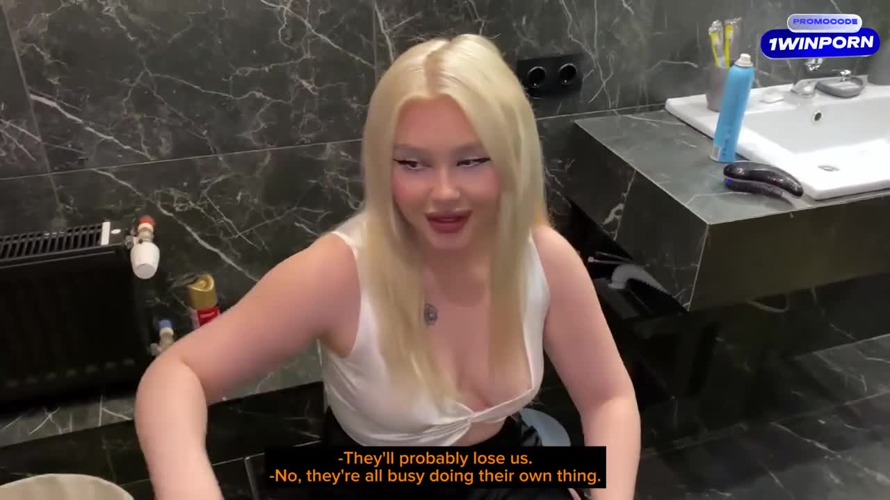 She gave me a bj at the office party, I came in her mouth, the boss eyed us - super t - ePornhubs