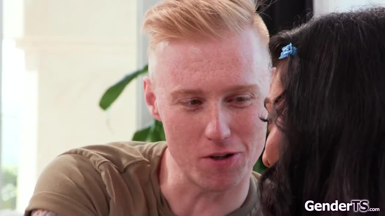 Soldier finds a horny shemale babysitter - ePornhubs