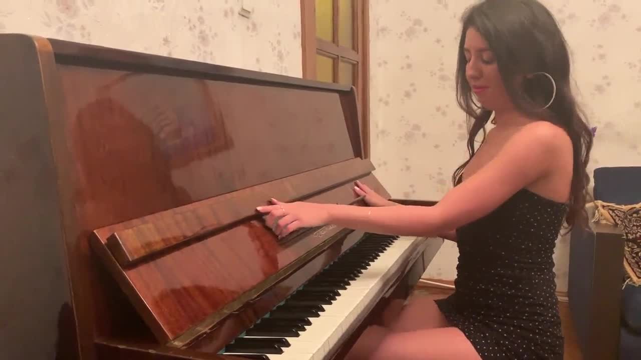 Katty West - Beautiful Babe Masturbates Her Pink Pussy While Sitting On The Piano - ePornhubs