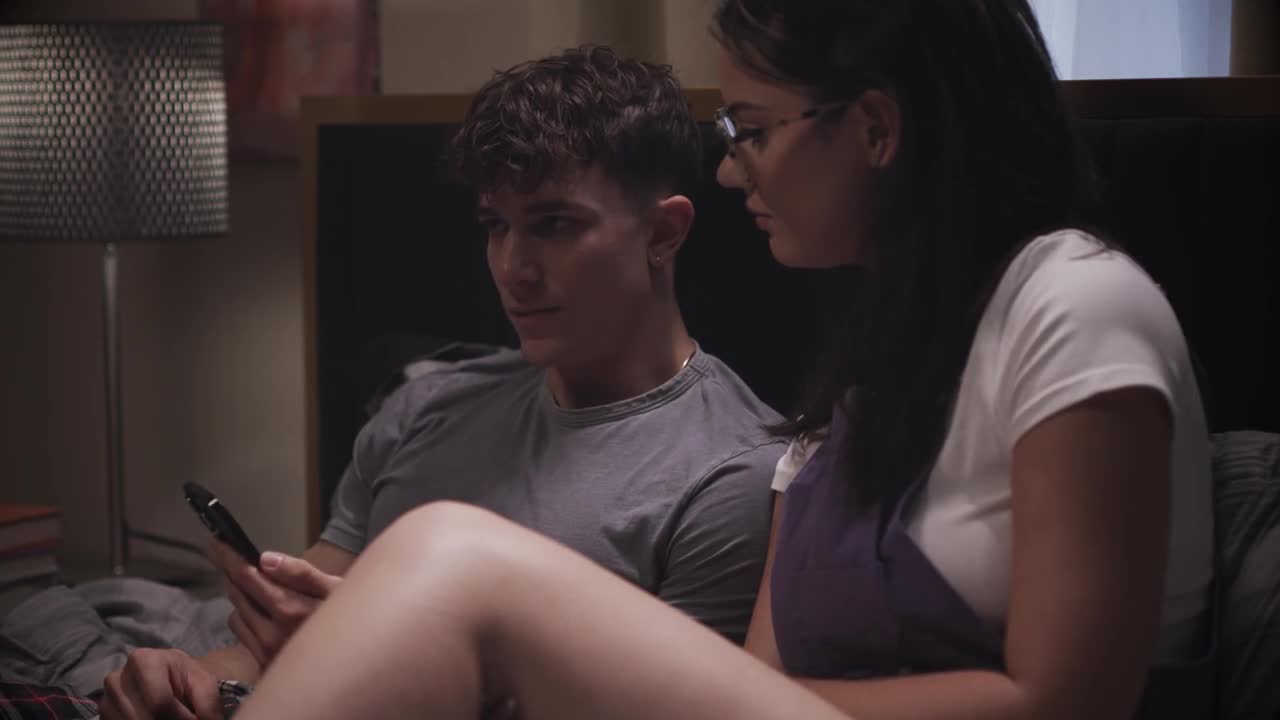 Ellie Wants Her Brother - ePornhubs