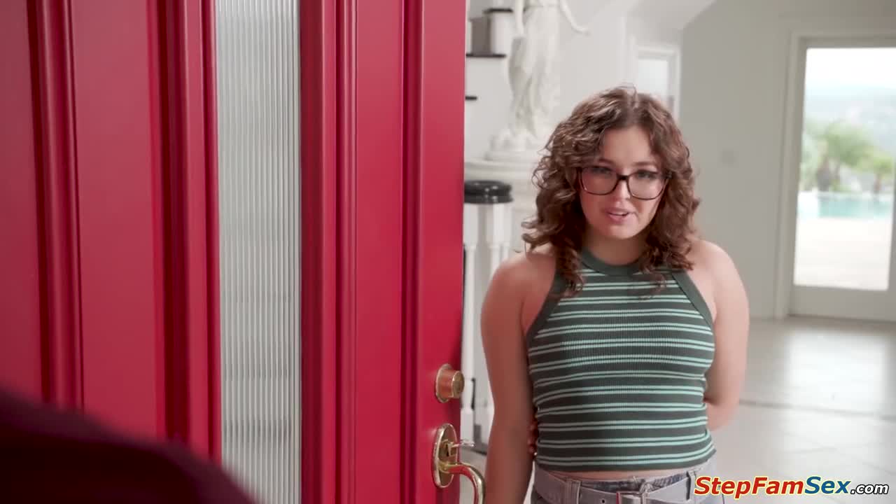 We are stepcousins we cant fuck can we? - ePornhubs