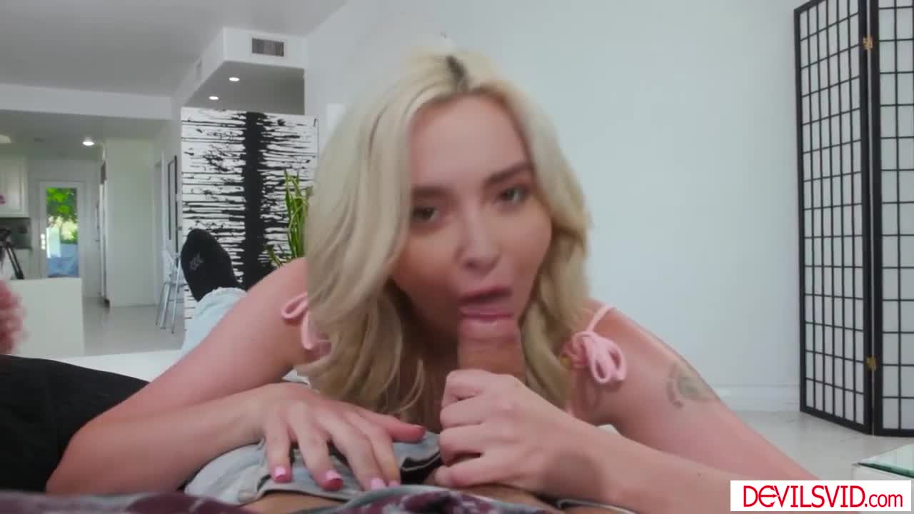 Stepbro fucking both stepsis and her bff - ePornhubs