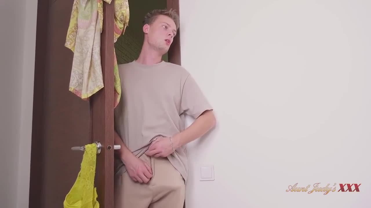 Diana - Diana's Horny Step-son Caught Her Masturbating and Gives Her the Real Thing - ePornhubs