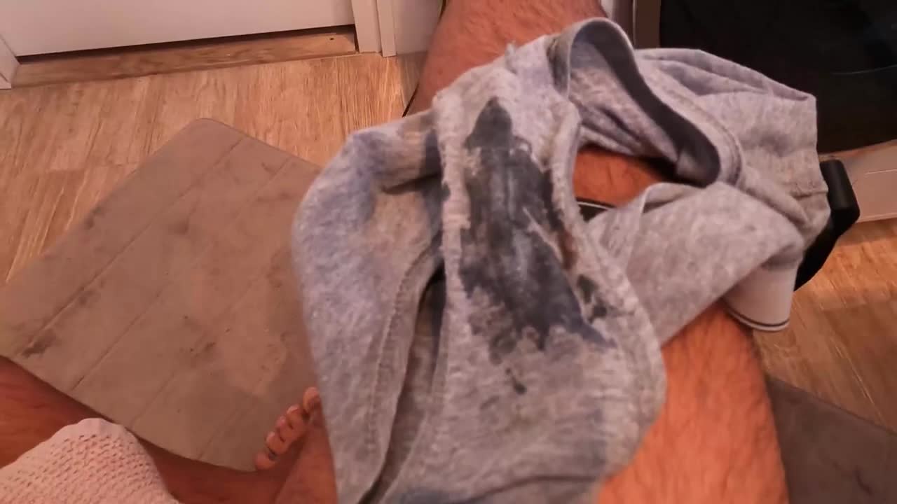 Kelly Aleman - Found Dirty Panties at a Schoolgirl's House, She Saw It. - ePornhubs