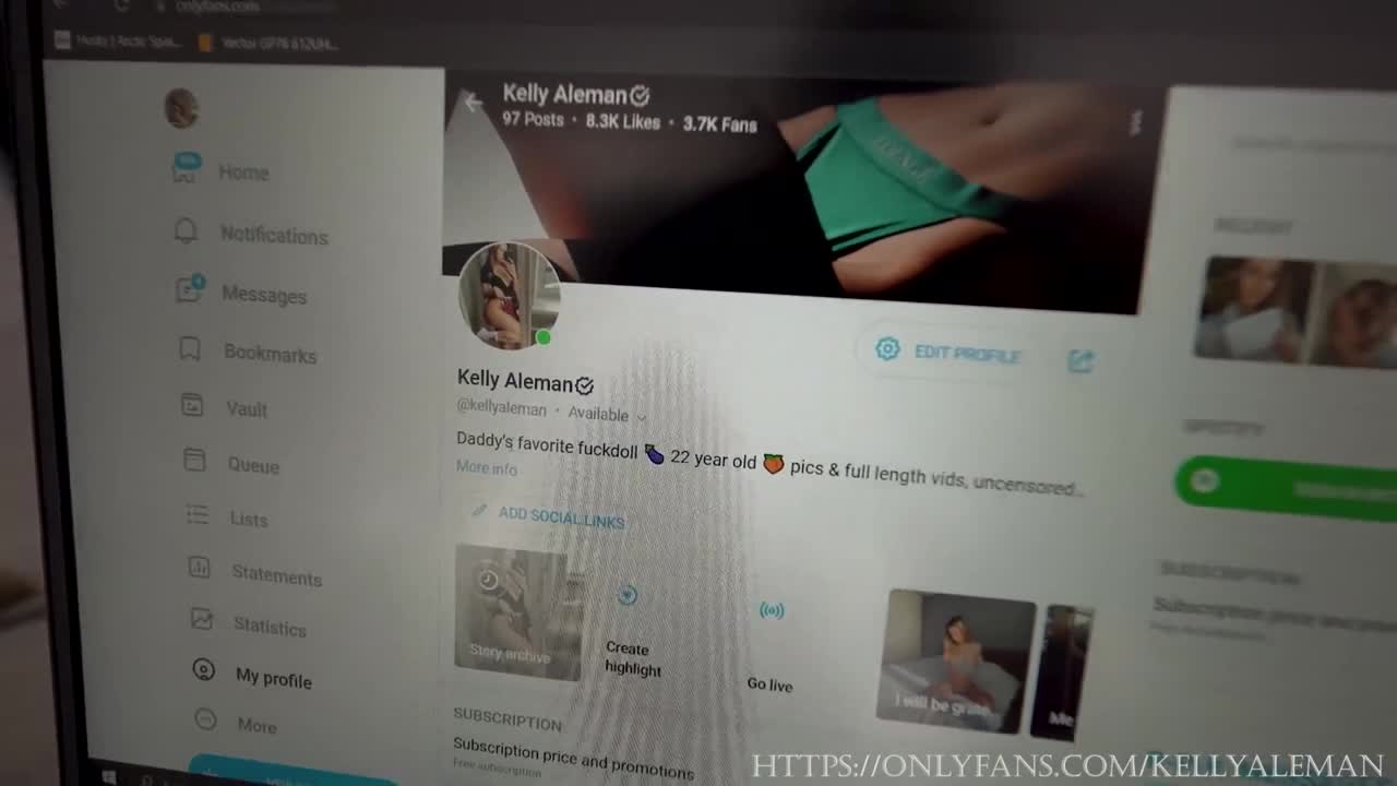 Kelly Aleman - Insanely Hot Onlyfans Model Kelly Aleman Let Me Fuck Her in Doggystyle - ePornhubs