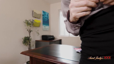 Loan Officer Helps Make A Deal