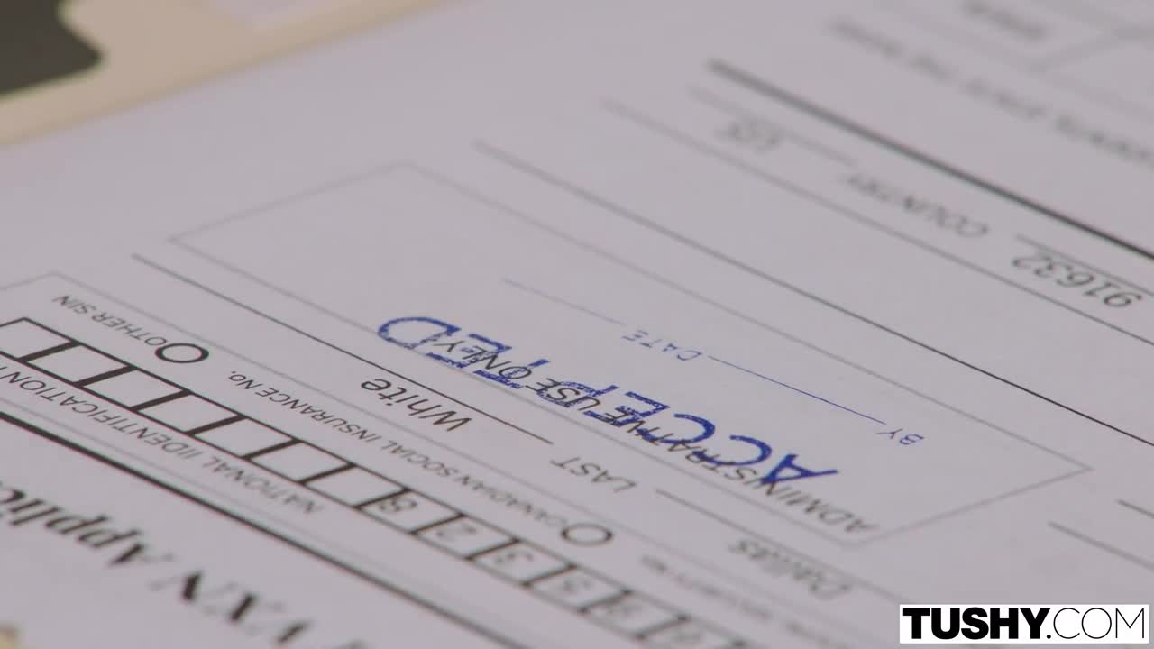 Valentina Nappi - I'm not gonna leave you - ePornhubs