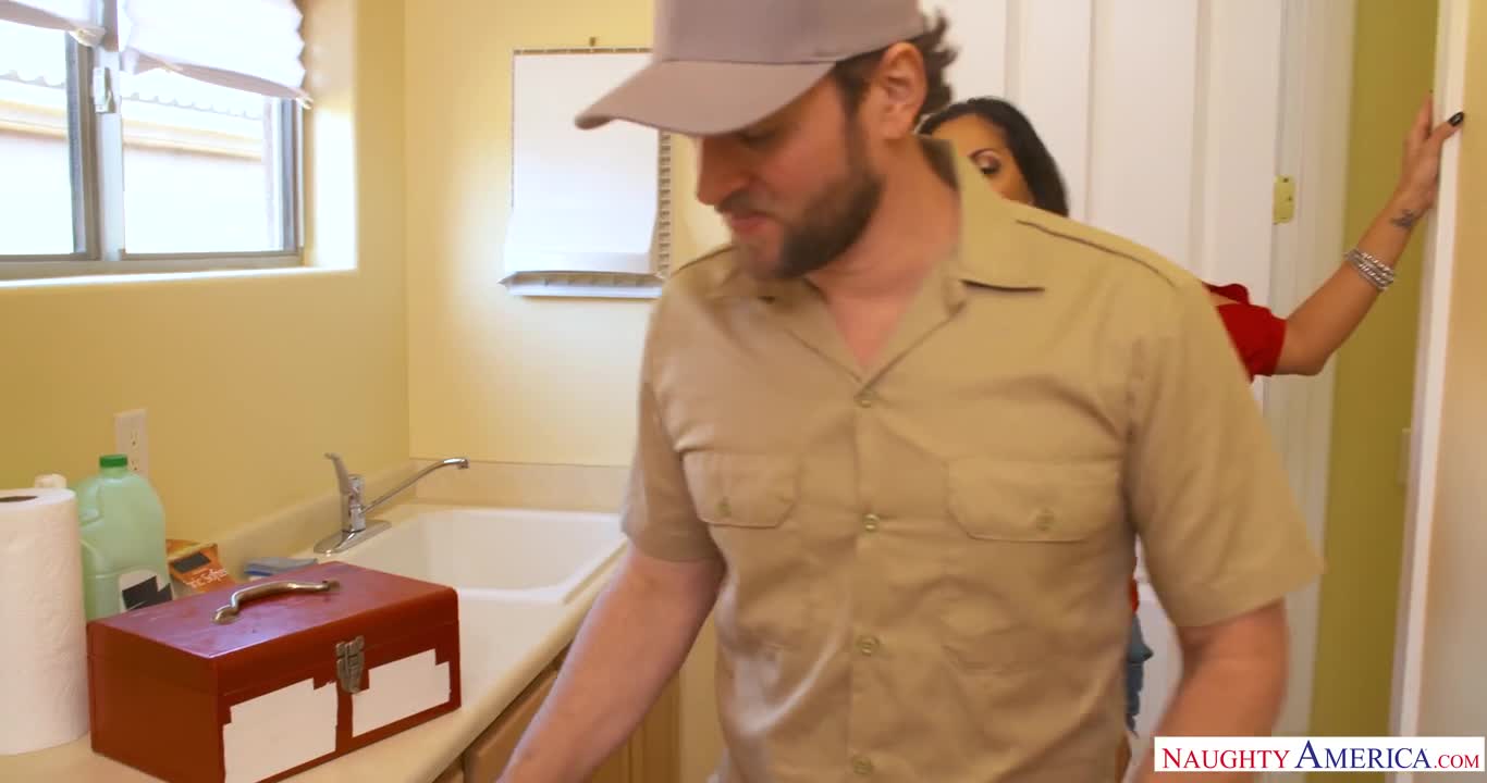 Ava Does The Handyman - ePornhubs