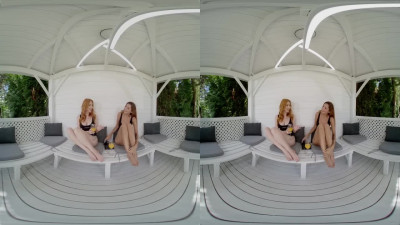 5umm3r 3nd5 -  Scarlett Jones, & Agatha Vega