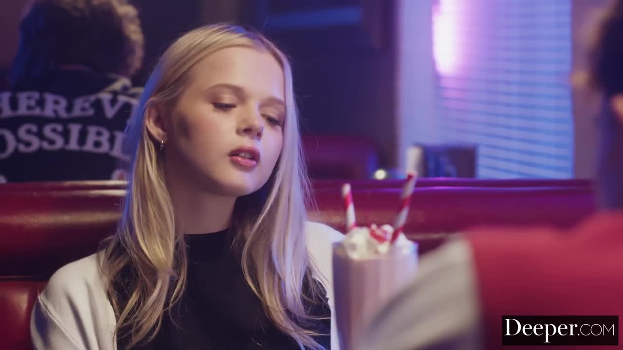 Madi Collins - Do you feel warmer? - ePornhubs