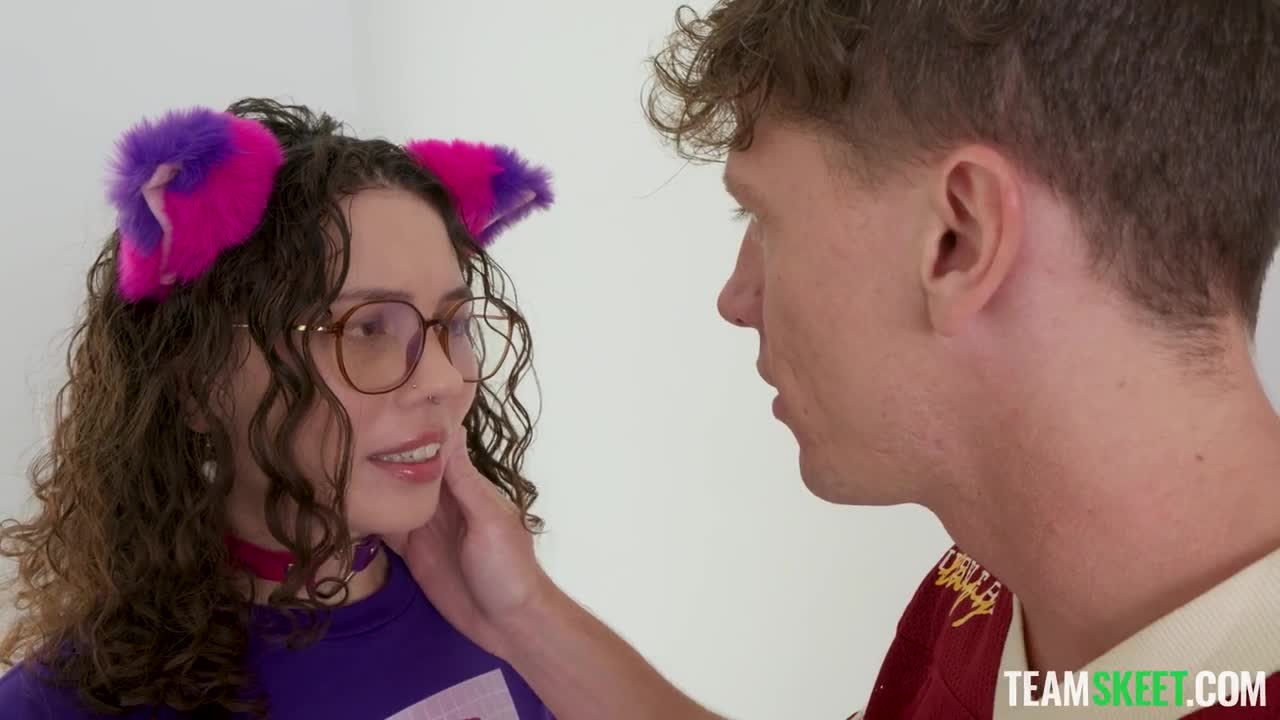 Satine Summers - “Try on My Mom’s Lingerie…” Nerd Girl vs Jock’s Cock - ePornhubs