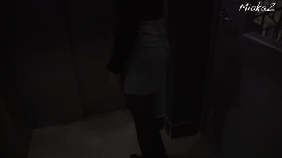 MiakaZ - Elevator Blowjob. Cum I Ansigtet