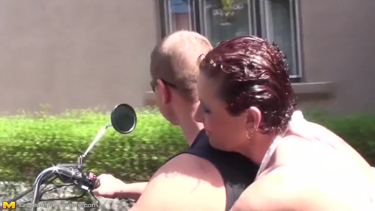 Klaudia - Horny housewife gets a creampie - ePornhubs