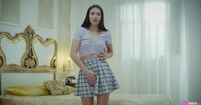 Pretty Brunette Fucked And Cummed in 4K
