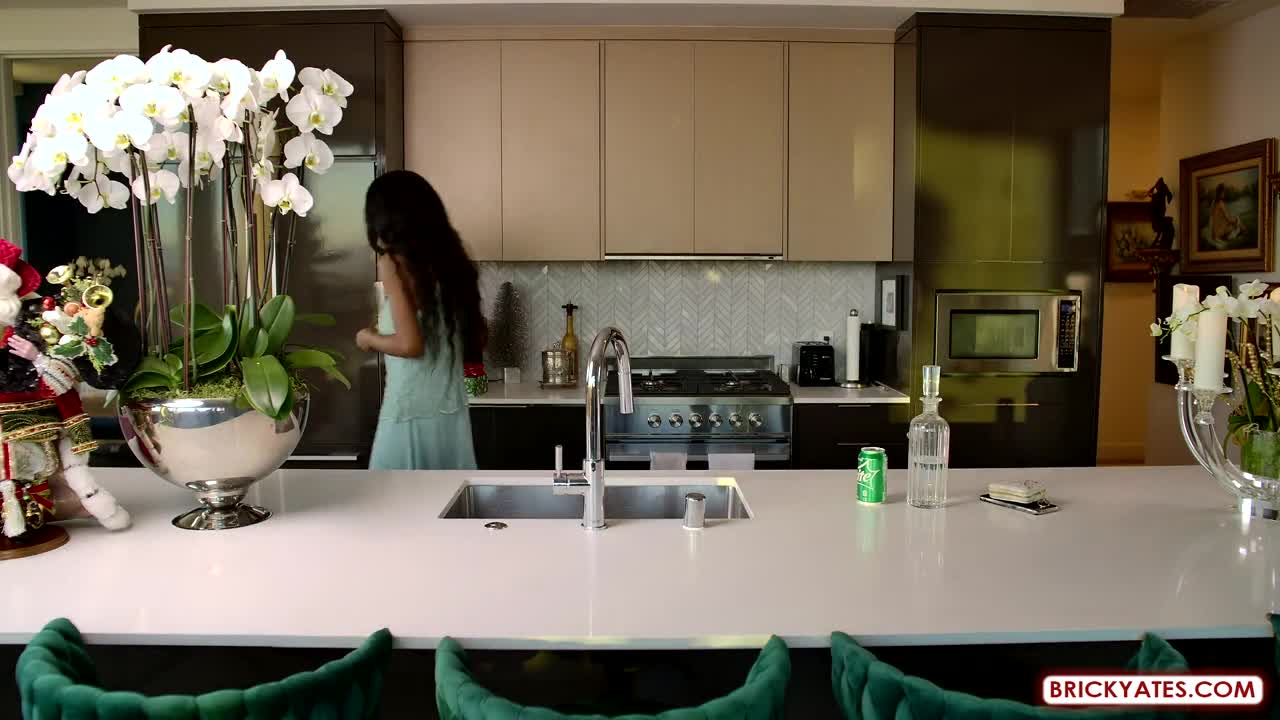 Munro Blaxxx - Company party, infidelity, unexpected creampie - ePornhubs