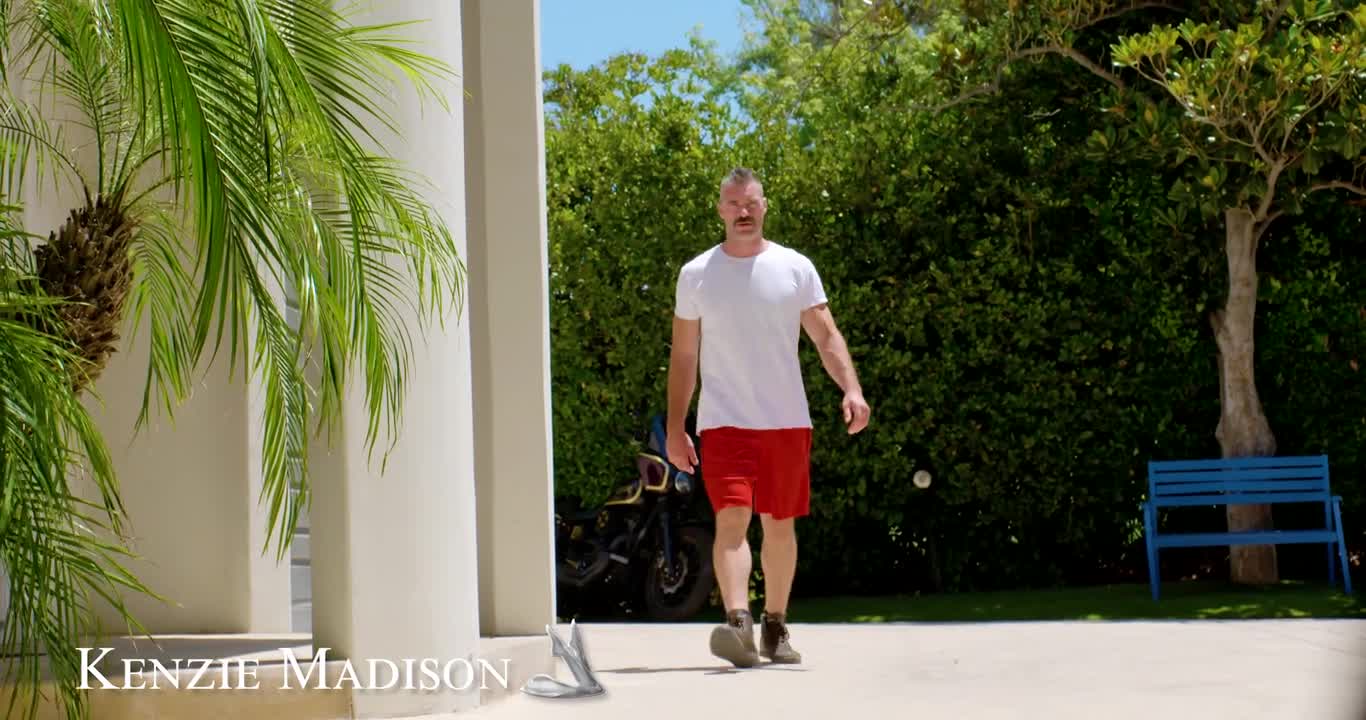 Big Cock Hero with Kenzie Madison - ePornhubs