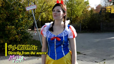 MarryFox - Schwanzwittchen braucht Sperma - Halloweensfick