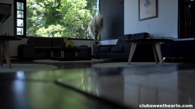 Lola Canales - Latina chick VS the waiter