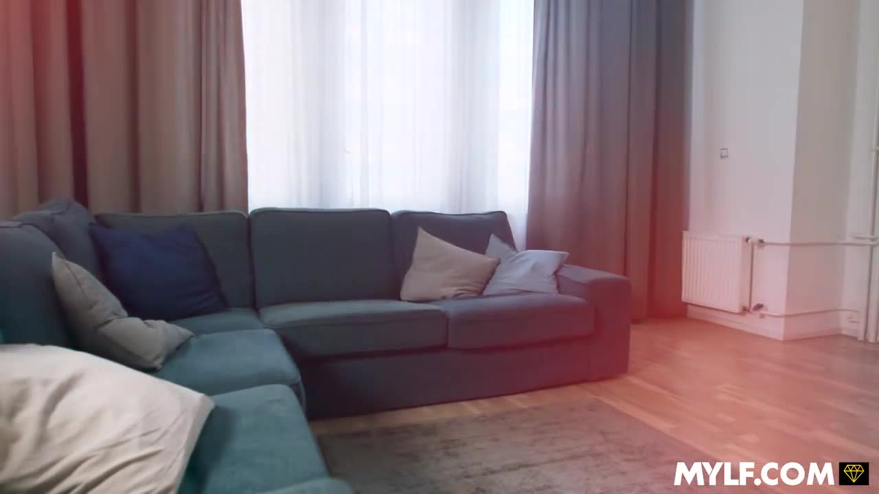 Angel Wicky Have Some Pussy While You Wait - ePornhubs