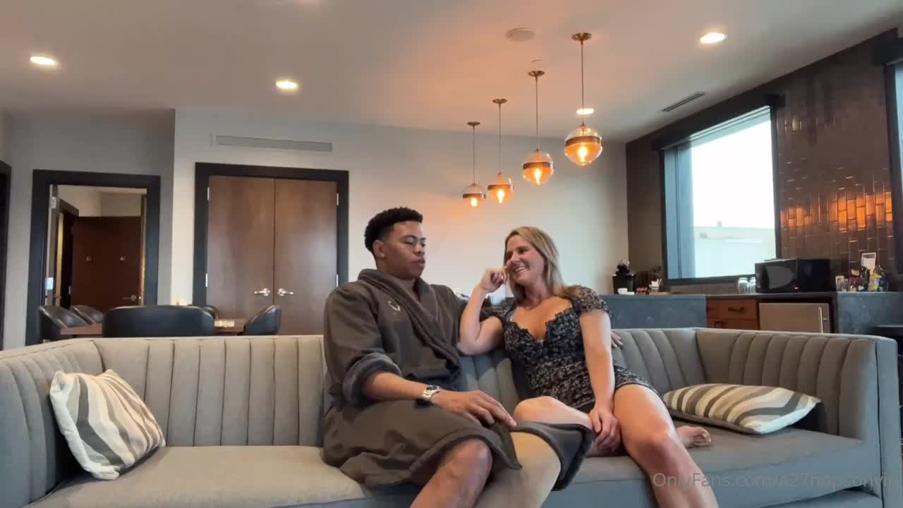 Leah Layz - He Knows What a Hotwife Wants - ePornhubs