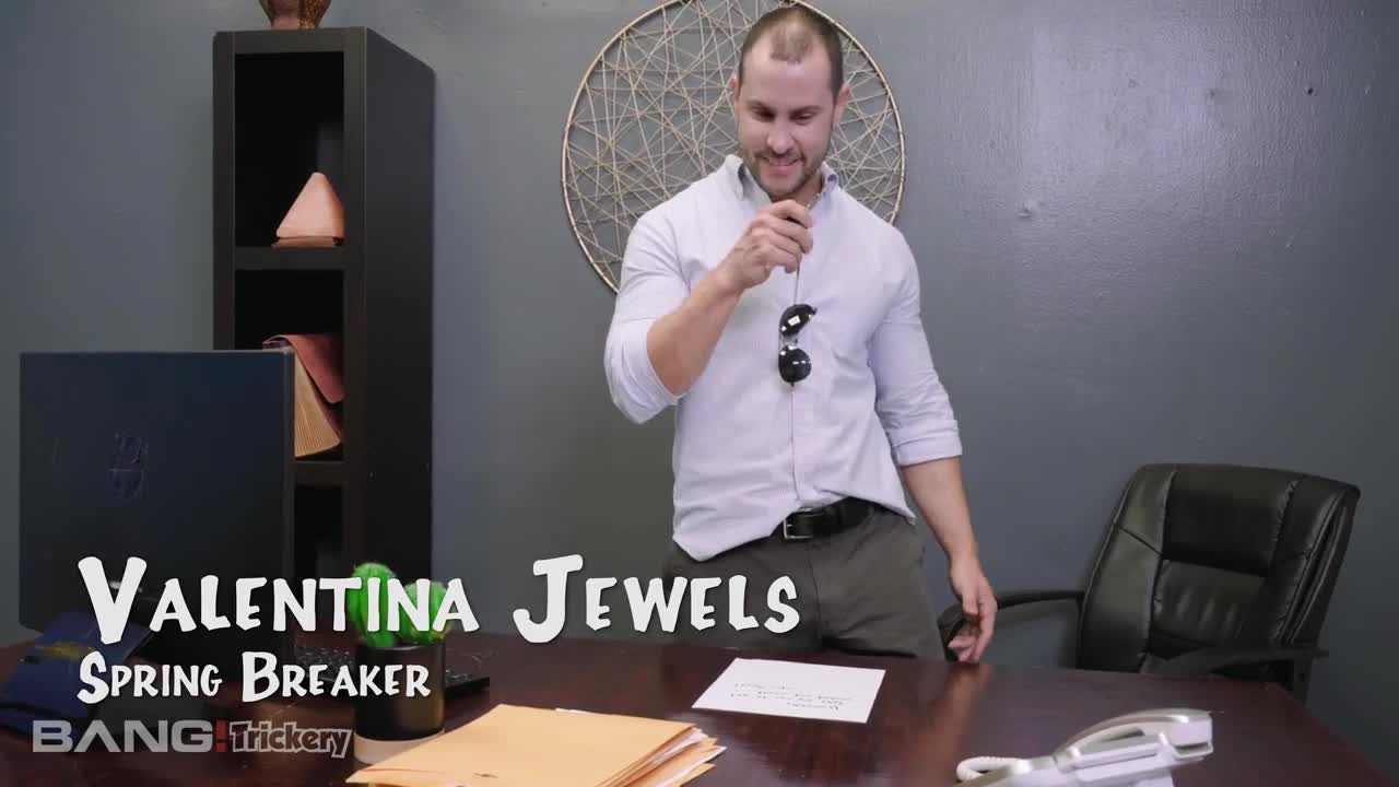 Valentina Jewels - No Free Ride - ePornhubs