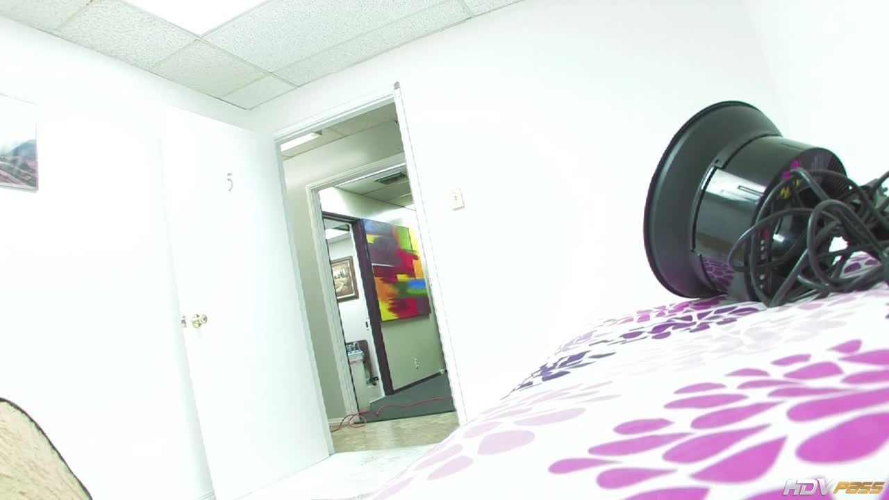 Carolyn Reese Sucks and Fucks For Silence - ePornhubs