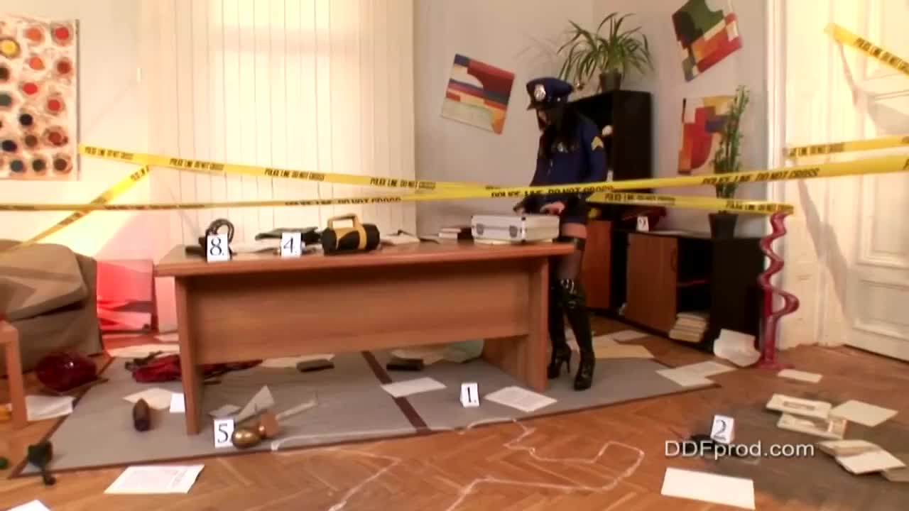 Policewoman Madison Parker Investigates A Crime Scene - ePornhubs