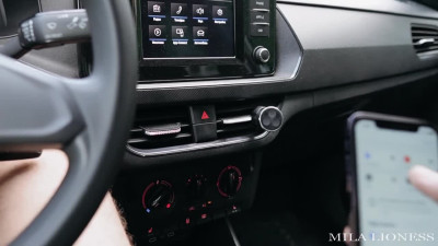 Mila Lioness - Blonde Sucked the Taxi Driver for the Trip ⧸ Cum on Face!