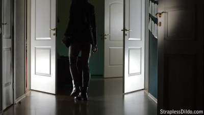 StraplessDildo - Jane and Rossy Bush Theres Only One Door for a Bad Girl