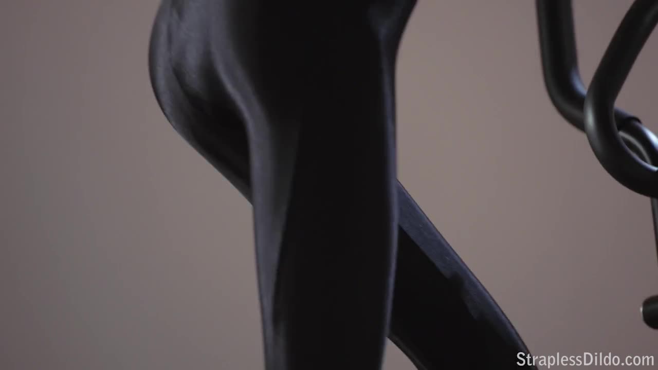 StraplessDildo - Mia and Noelle Zentai Suit Sheds Like a Sexy Second Skin - ePornhubs