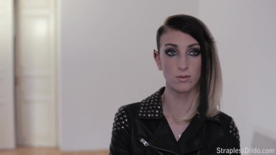 StraplessDildo - Gina and Rossy Bush a Vamp and Femme Realdoe Encounter