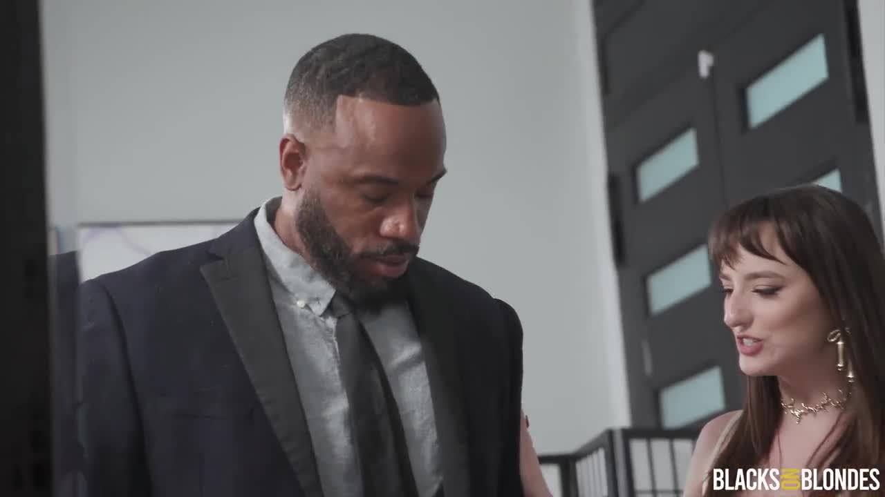 Lana Smalls - Measures Jovan's Cock With Her Mouth - ePornhubs