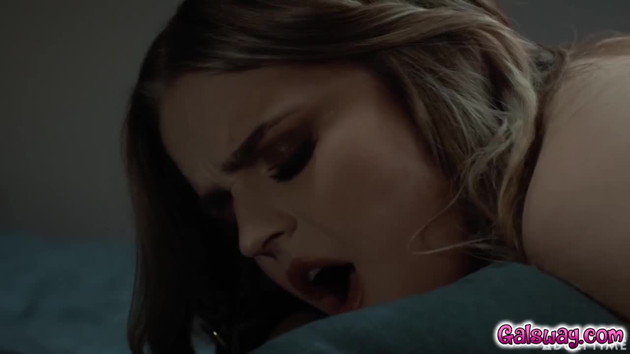Stepmom Sophia turned on by Chloe's ass - ePornhubs