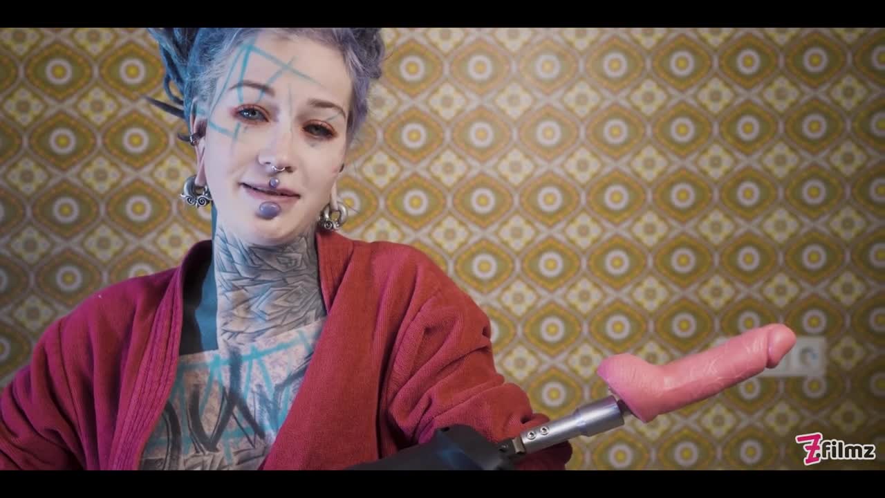 Anuskatzz testing a fuck machine in her ass - ePornhubs