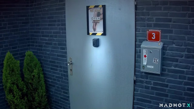 Madgloryholes - College Girl Versus Mature Queen